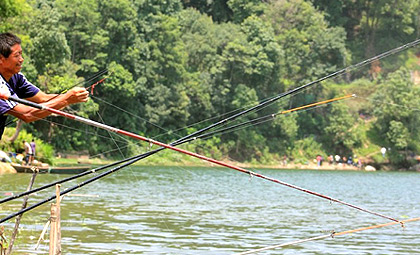 Fishing in Ankhu Khola (Netrawati)