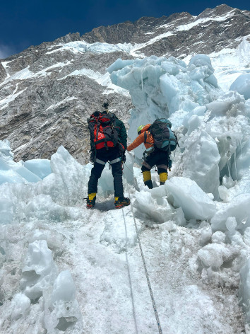 Everest Expedition (8848.86m)
