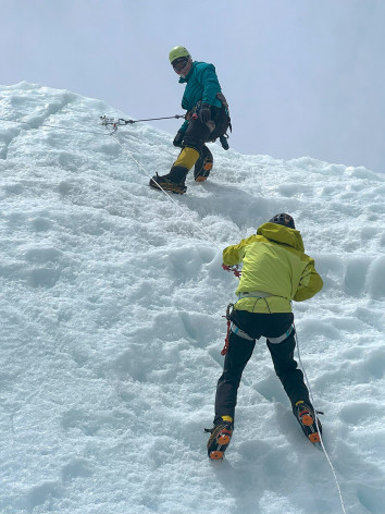 Everest Expedition (8848.86m)