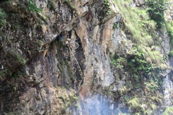 Honey Hunting in Gorkha (Nimrung Khola)