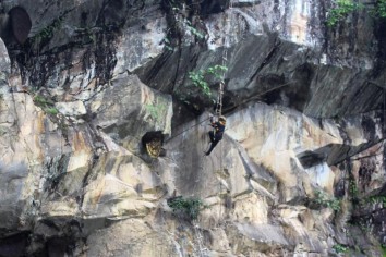 Honey Hunting in Gorkha (Nimrung Khola)