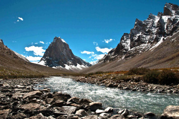 Markha Valley Trek Tour