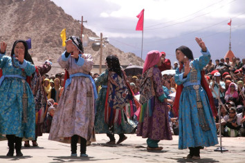 Markha Valley Trek Tour