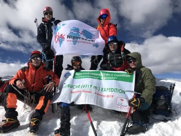 Lobuche East Peak Climbing