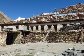 Nar Phu Valley Trek