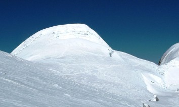 Saribung Peak Climbing