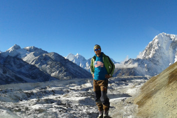 way to Gorakshep