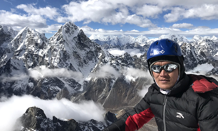 Lobuche East Peak Climbing