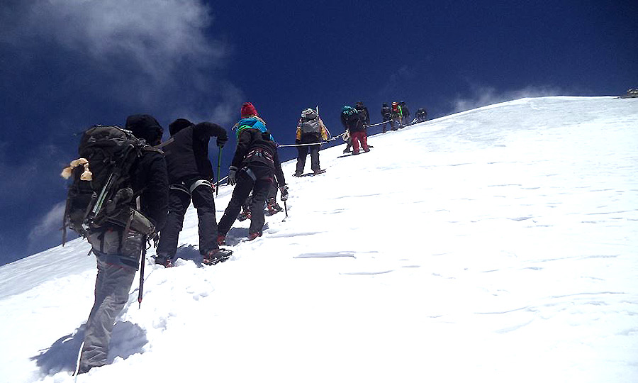Pisang Peak Climbing