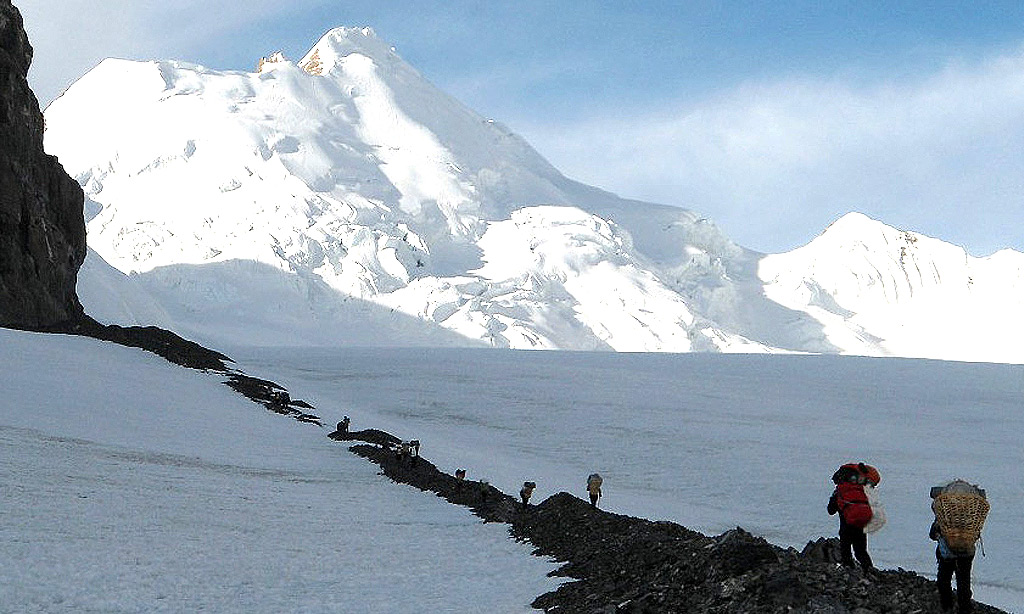 Saribung Peak Climbing